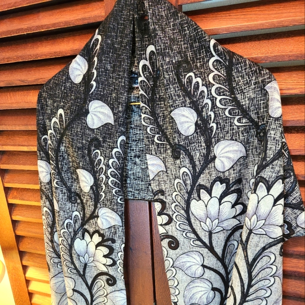 Pashmina, French, Black, Grey, Silver Thread, Fringed
